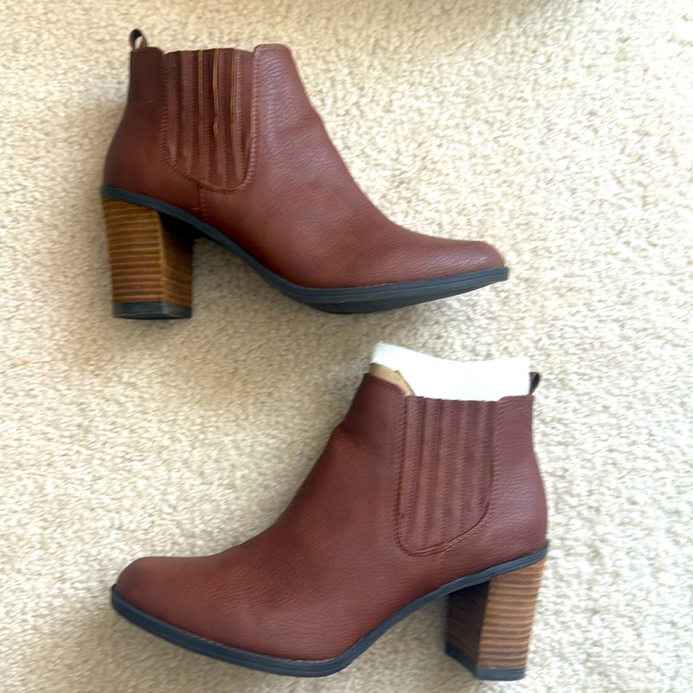 NIB DR SCHOLL’S HEELED BOOTIES SIZE 11